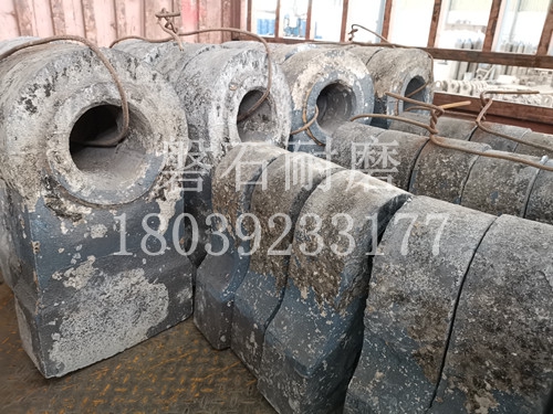 甘肅平?jīng)銎扑闄C(jī)錘頭用什么材質(zhì)好？